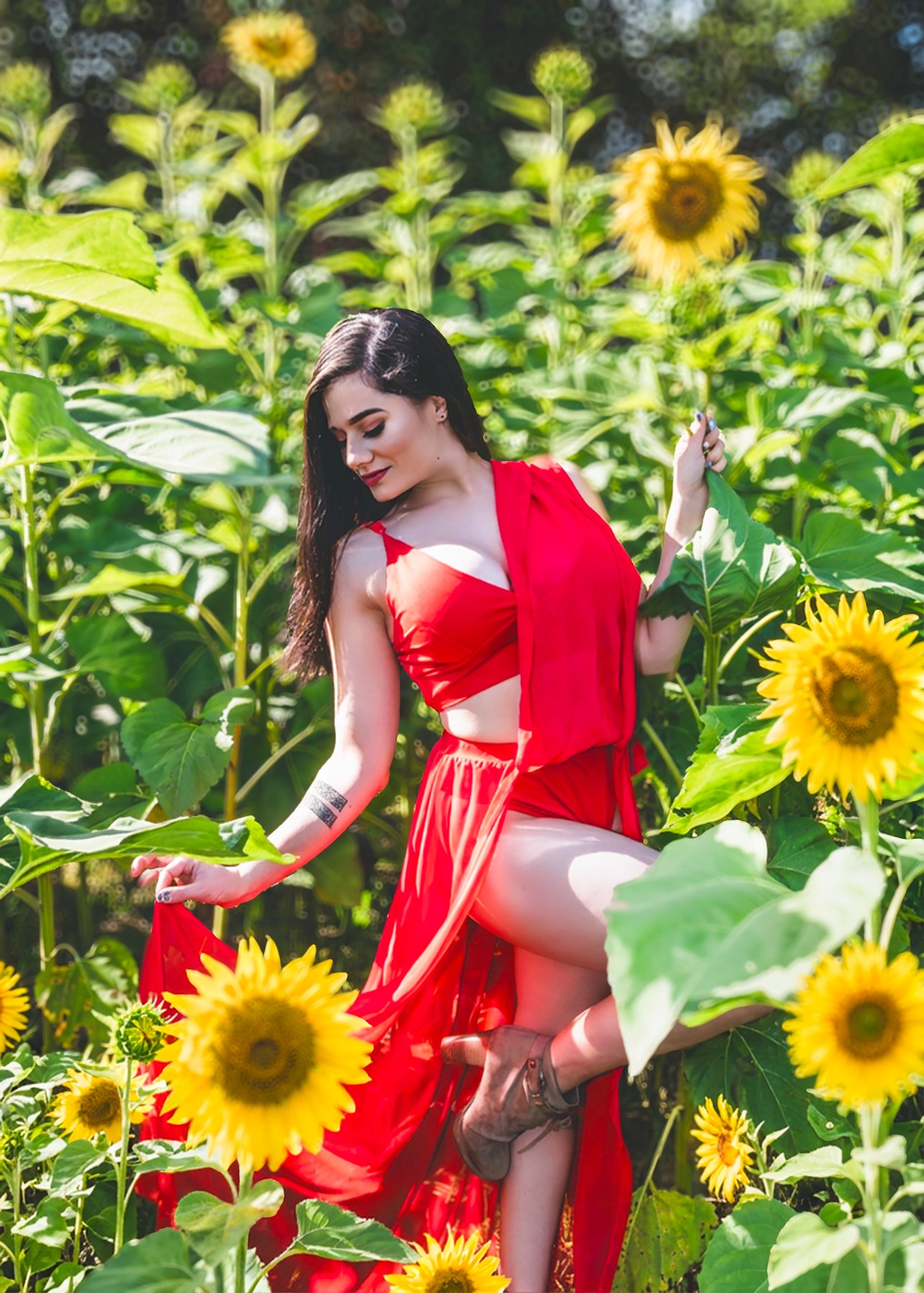 Sunflower field portrait by Mo Bella Photography